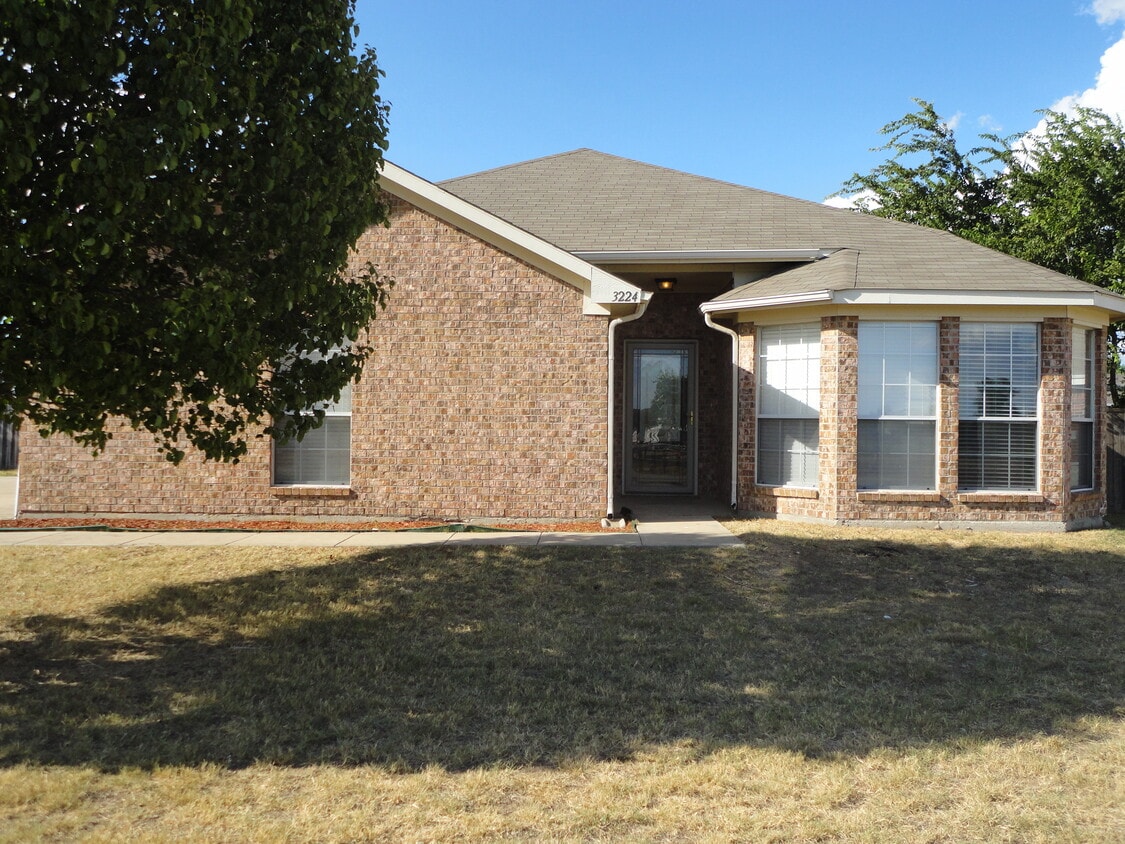 3224 Braford Drive House for Rent in Crowley, TX