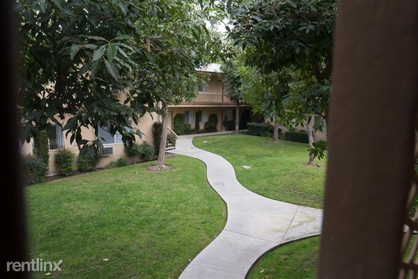 Building Photo - 8222 Rosemead Blvd