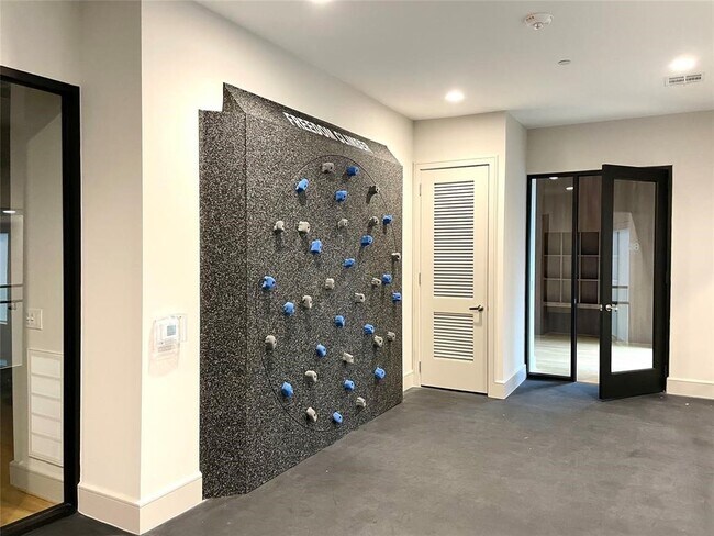 Foto del edificio - 401 W 25th St