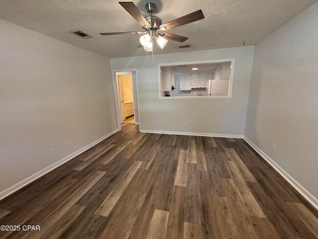 Building Photo - 3903 W 22nd St