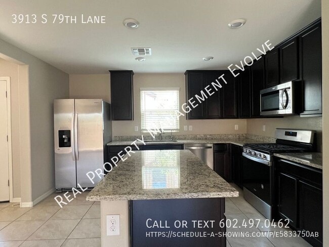 Building Photo - Beautiful Home! PRICE REDUCED AND $400 OFF...