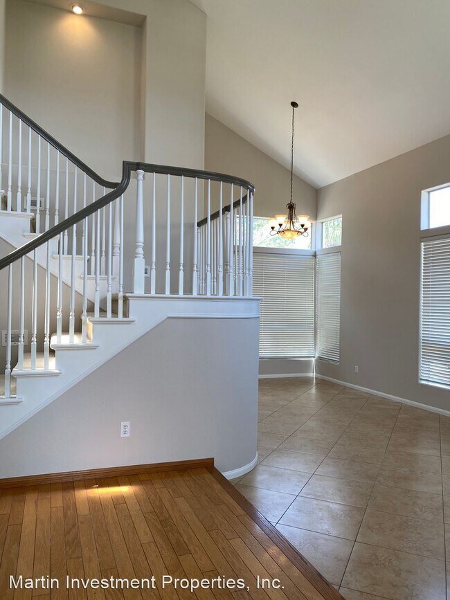 Building Photo - 5 br, 3 bath House - 1235 Salerno Ct.