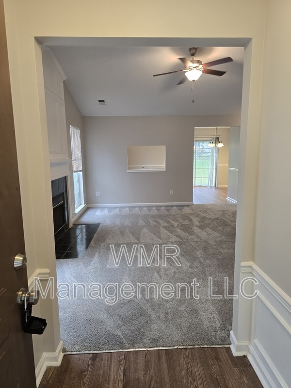 Foto del edificio - 7434 Stone Mountain Ct