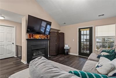 Foto del edificio - 14722 Lenox Dr