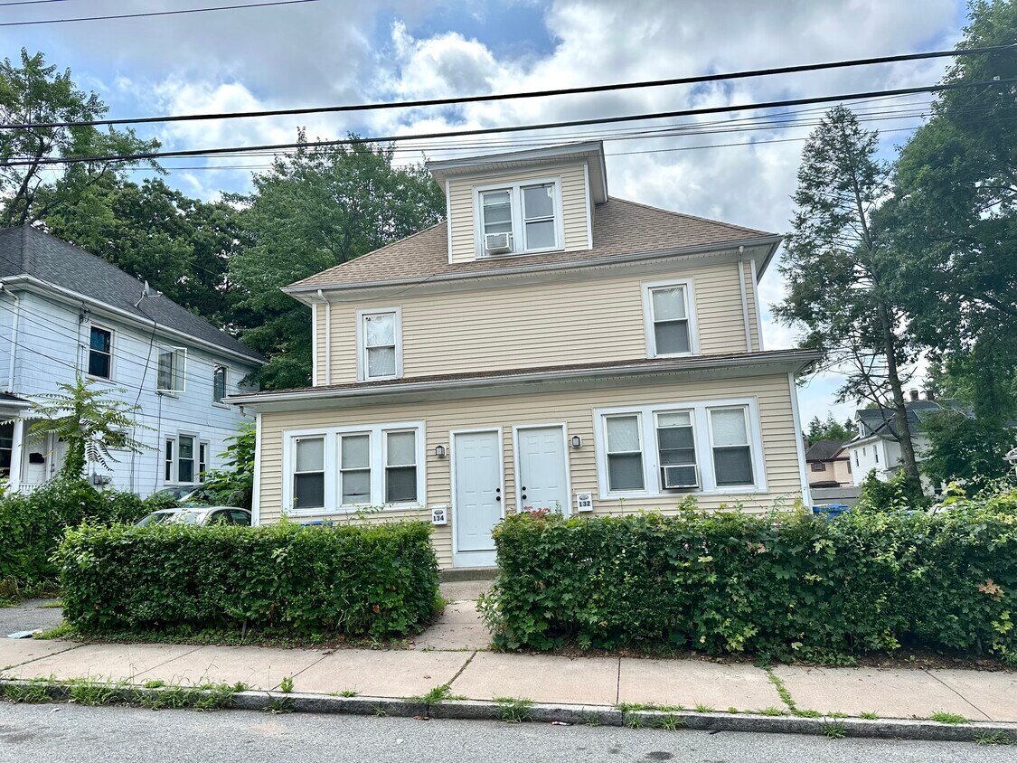 Primary Photo - 132 Birch St