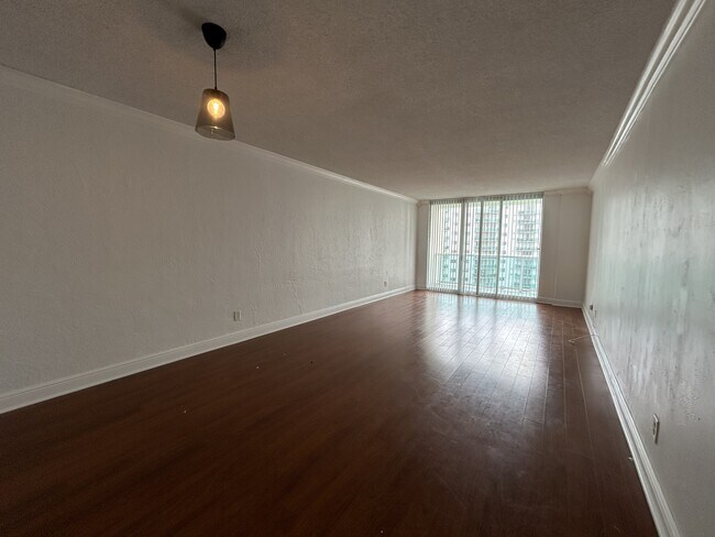 Building Photo - 19390 Collins Ave