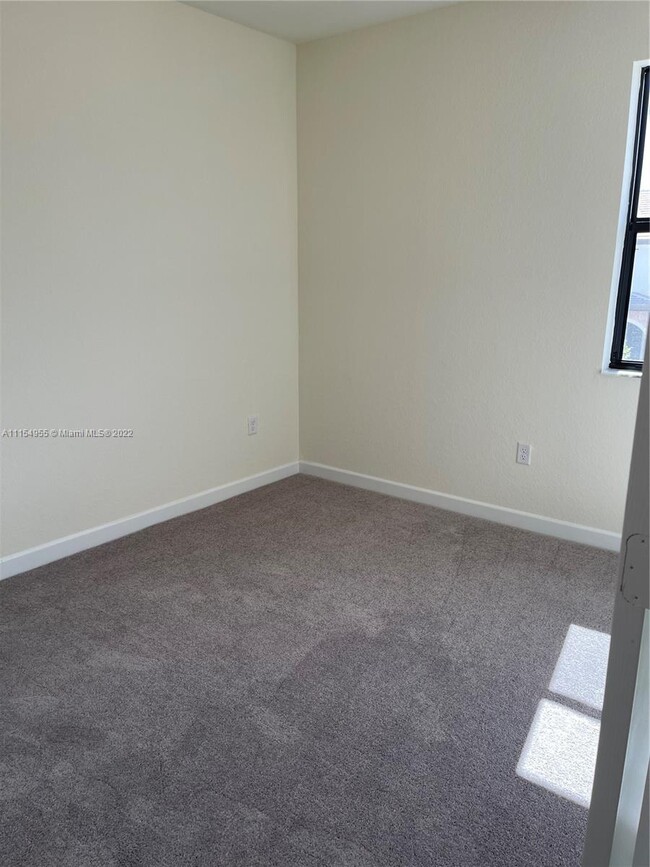 Foto del edificio - 3433 W 113th St