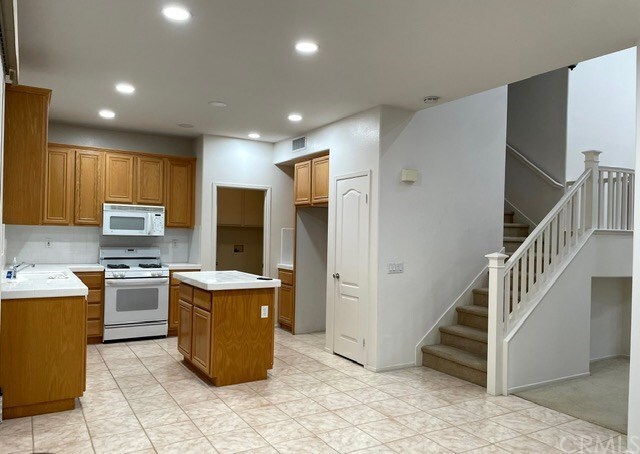 Building Photo - 3120 Promenade