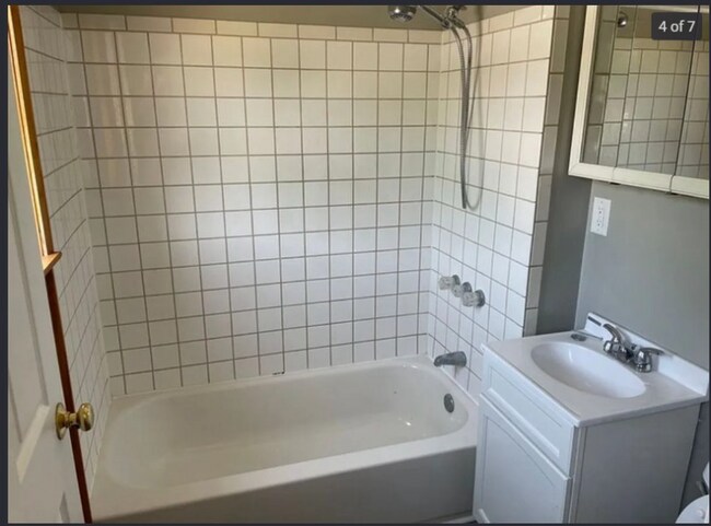 Foto del edificio - 1328 Evelyn St