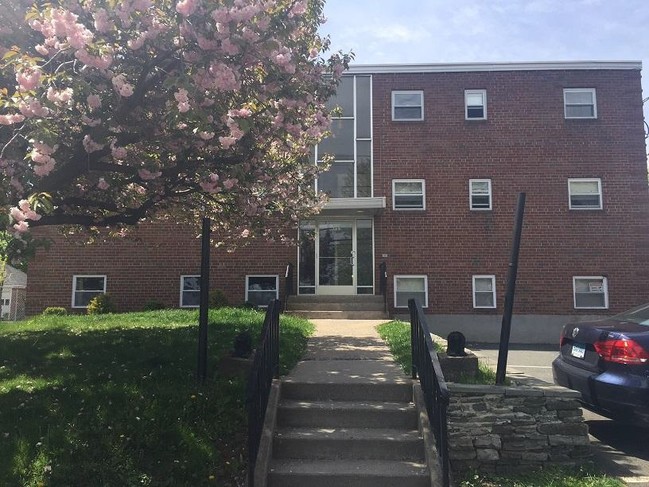 Front Entrance - Newington Road Apartments