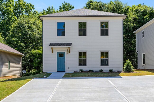 Foto del edificio - 3 Bedroom Walkable to Downtown Zebulon. Lawncare included!