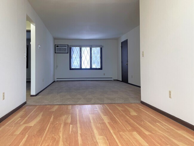 Foto del edificio - 2367 Chalet Gardens Rd