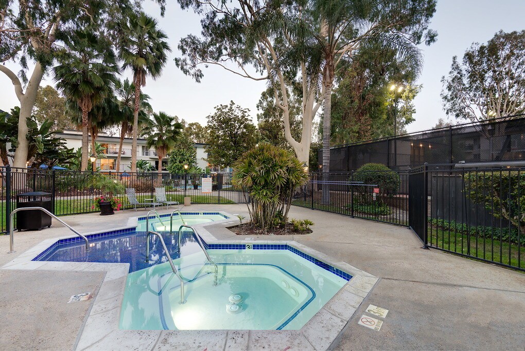 Avondale At Warner Center Apartments Woodland Hills, CA