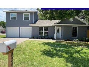 Building Photo - 4200 Oak Country Dr