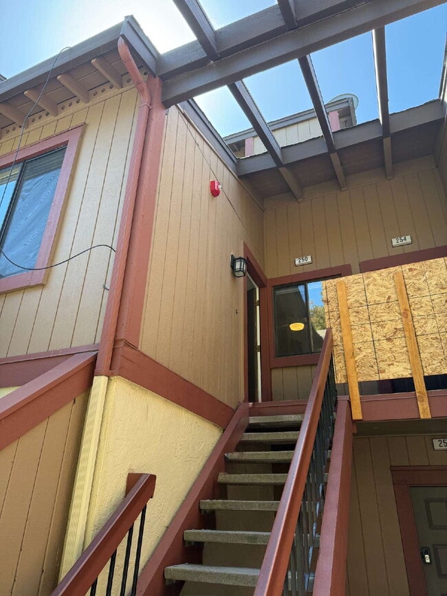 Building Photo - Spacious 3-Bedroom, 2-Bath Multi-Level Home with Balcony, In-Unit Laundry & Dual Parking