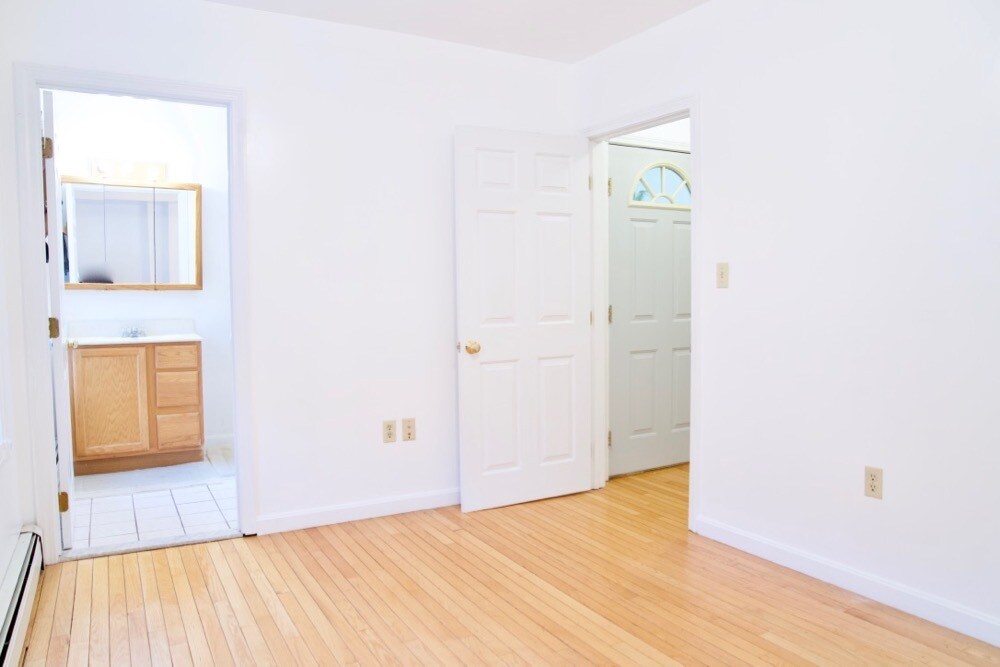 Primary Photo - 235 Northampton St