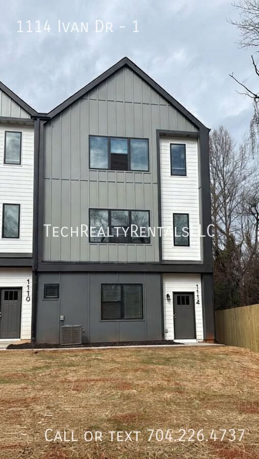 Building Photo - 1114 Ivan Dr