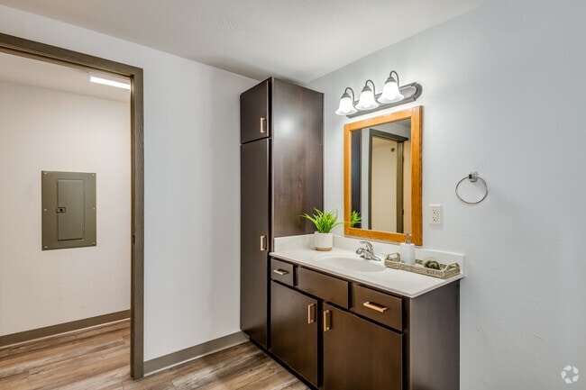 2 BR, 1 BA - 876SF - Oak Meadow Senior Apartments