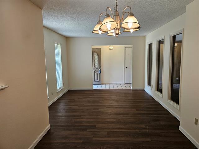 Foto del edificio - 812 Rush Creek Dr