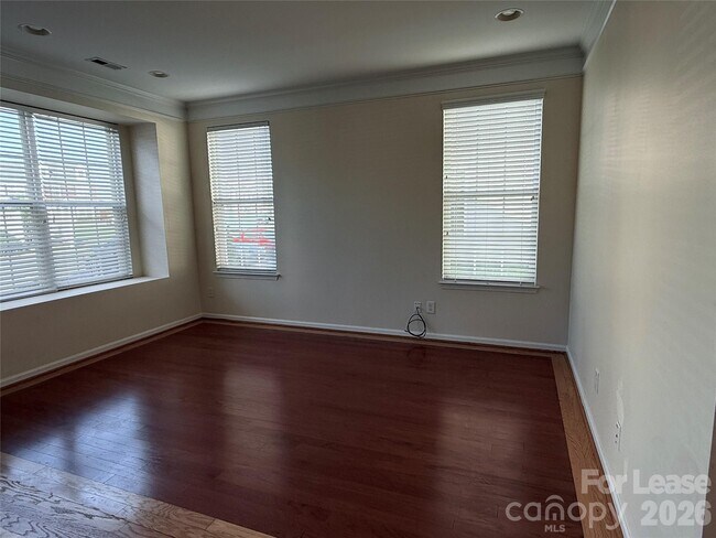 Foto del edificio - 7549 Bluff Point Ln