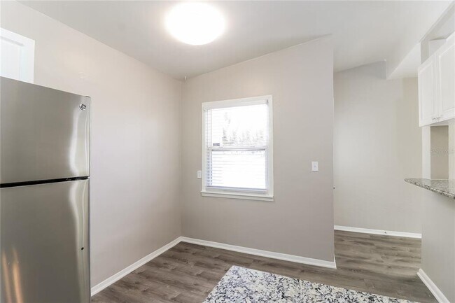 Building Photo - 4097 Porpoise Dr SE