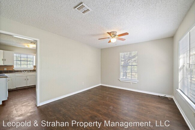 Foto del edificio - 3 br, 1 bath House - 7318 Biering St
