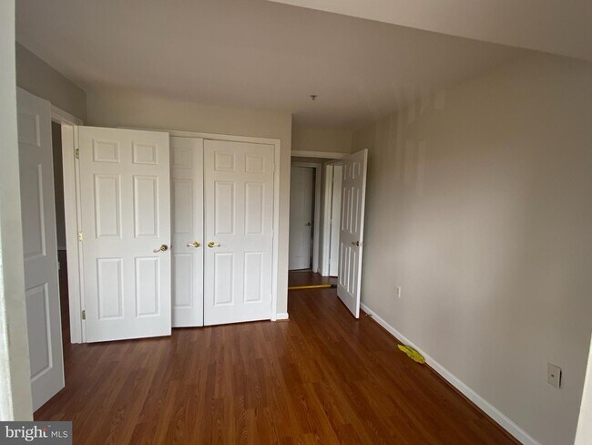 Foto del edificio - 6640 Lake Park Dr