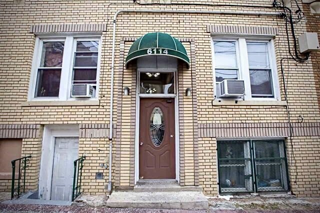Primary Photo - 6114 Park Ave