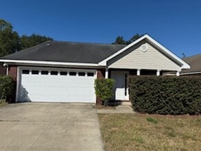 Building Photo - 4556 Deslin Dr