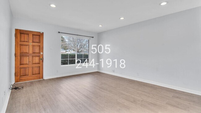 Foto del edificio - 2426 Hendola Dr NE