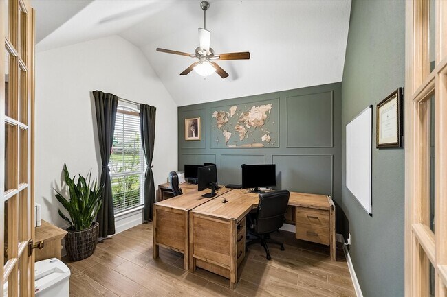 Foto del edificio - 729 Maplewood Dr