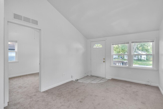 Building Photo - 18860 Norborne