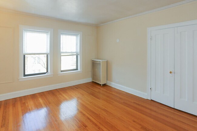 Foto del edificio - 4604 N Winchester Ave