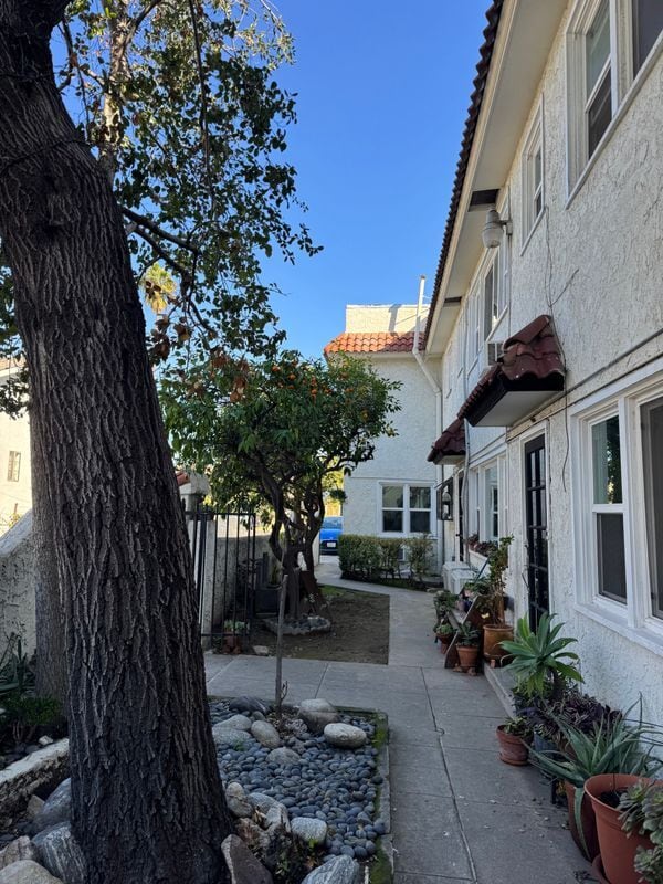 Foto del edificio - 101 S Cordova St