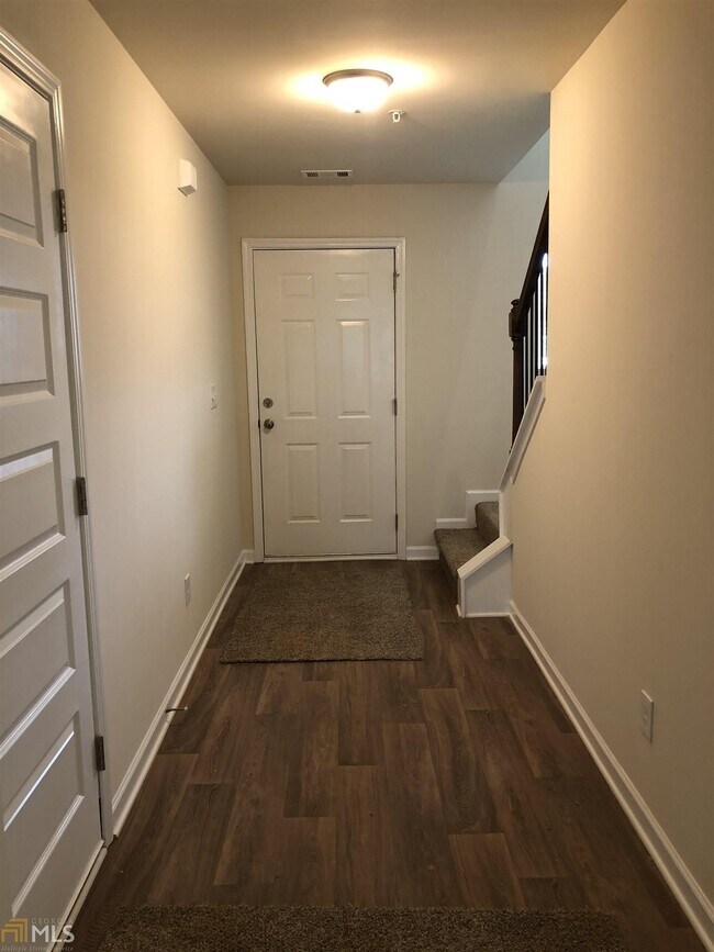 Building Photo - 651 Carlton Pointe Dr
