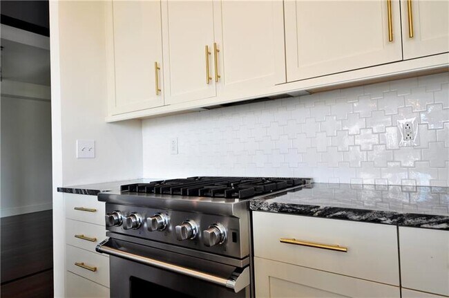 Foto del edificio - 1100 Howell Mill Rd NW