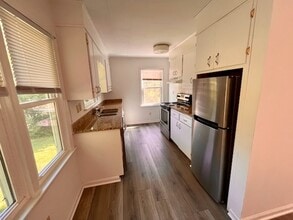 Building Photo - 1480 Boxwood Dr