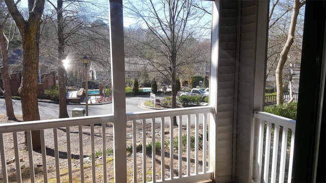 Foto del edificio - 606 Barrington Hills Dr