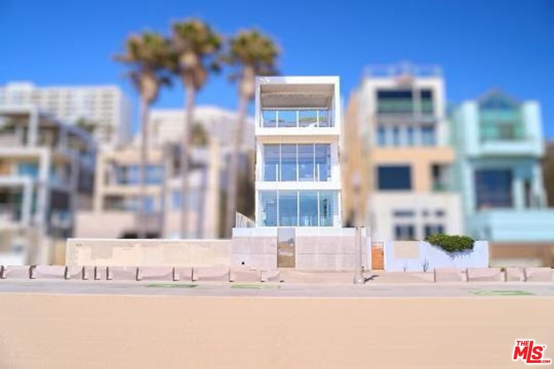 Primary Photo - 1267 Palisades Beach Rd