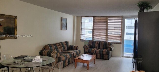 Foto del edificio - 3725 S Ocean Dr
