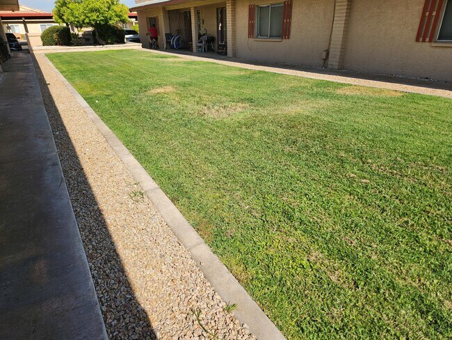 Foto del edificio - SENSATI0NAL SINGLE LEVEL CONDO 2 BEDS/2 BA...