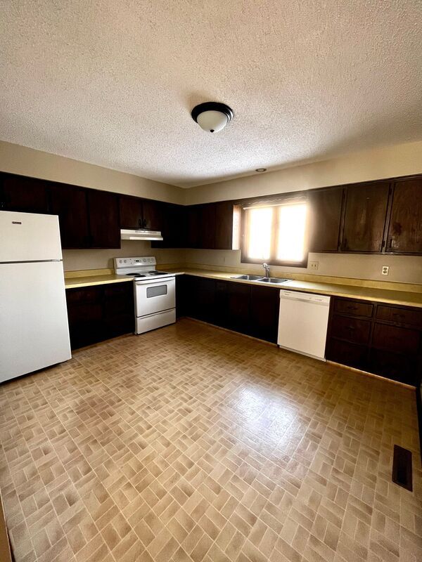 Foto del edificio - 5018 Meredeth St