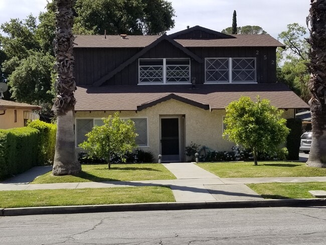 Building Photo - 252 Mariposa Ave