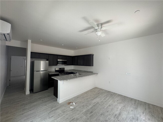 Foto del edificio - 2076 Swanson Ave