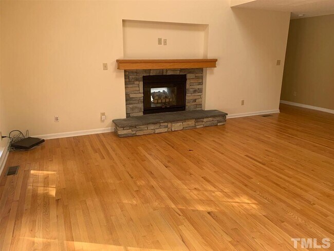 Building Photo - 7824 Humie Olive Rd