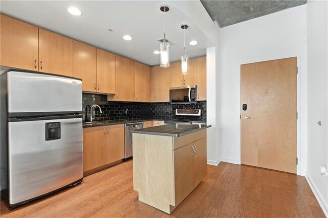 Building Photo - 860 Peachtree St NE