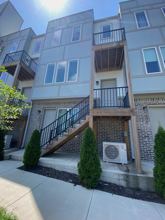Building Photo - 1483 Fagan St