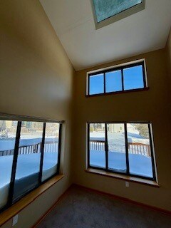 Foto del edificio - 8201 Honeysuckle Dr