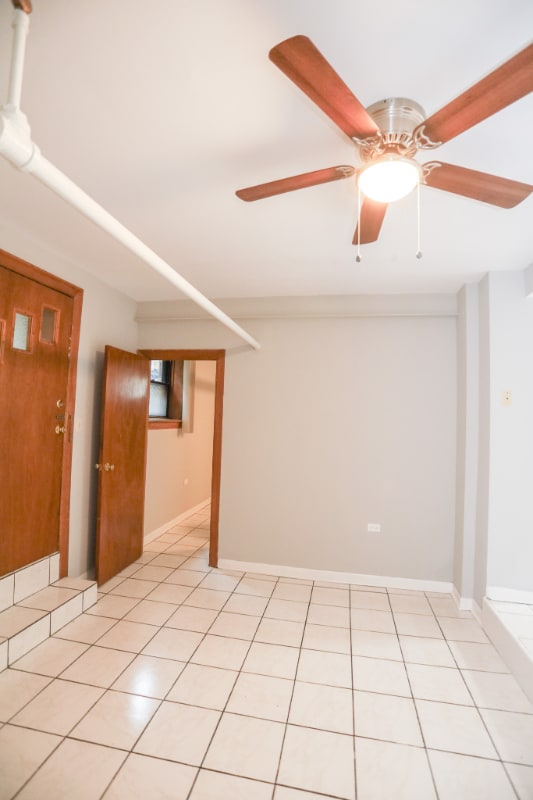 Foto del edificio - 1318 W Foster Ave