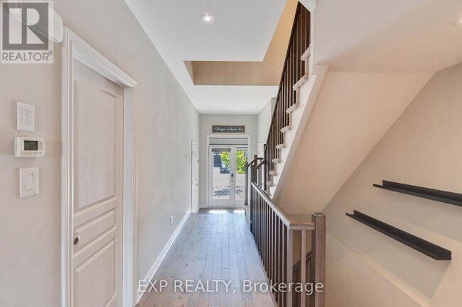 Building Photo - 760 Carnelian Cres